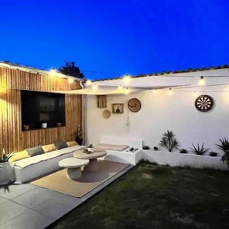 Charming Single-storey House Holiday home *